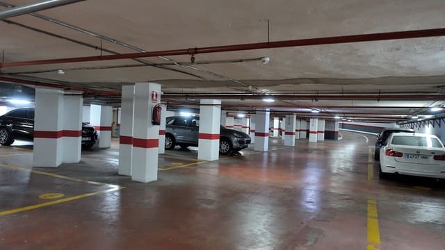 Garasje til salgs i Playa Bajadilla - Puertos, Marbella - € 34 500 (Ref: 6652336)