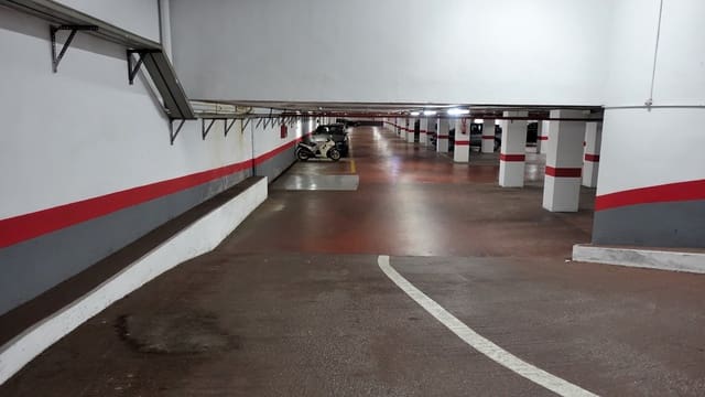 Garasje til salgs i Playa Bajadilla - Puertos, Marbella - € 34 500 (Ref: 6652336)