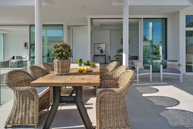 4 soverom Villa til salgs i Playa Bajadilla - Puertos, Marbella med svømmebasseng - € 1 950 000 (Ref: 6675332)