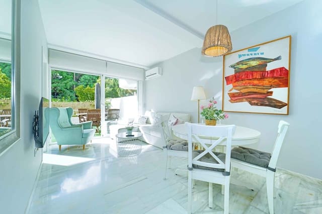 2 quarto Apartamento para venda em Lomas De Marbella, Marbella com piscina - 500 000 € (Ref: 7181435)