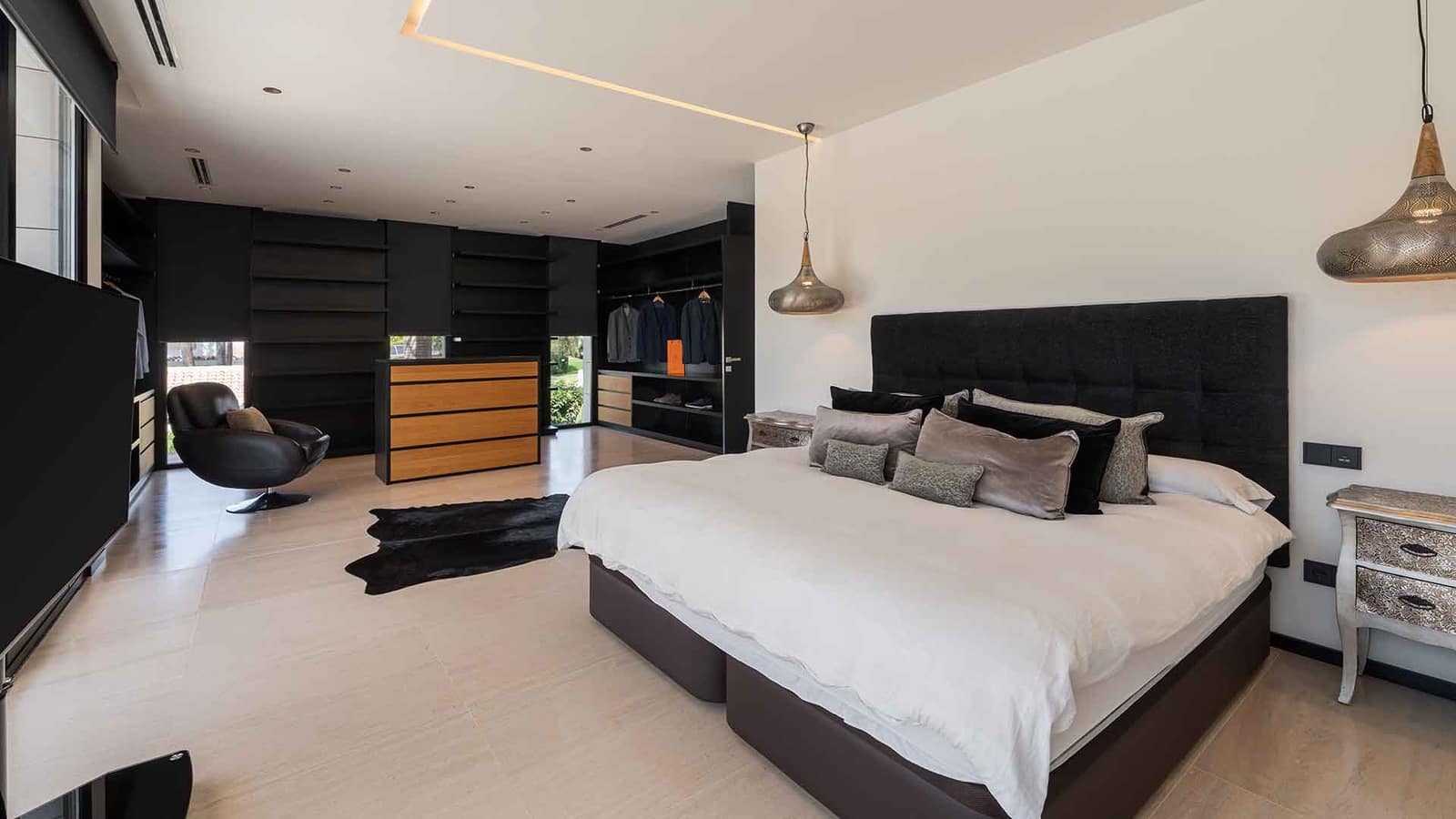 6 Zimmer Villa zu verkaufen in Nueva Andalucia mit Pool Garage - 7.200.000 € (Ref: 7463902)