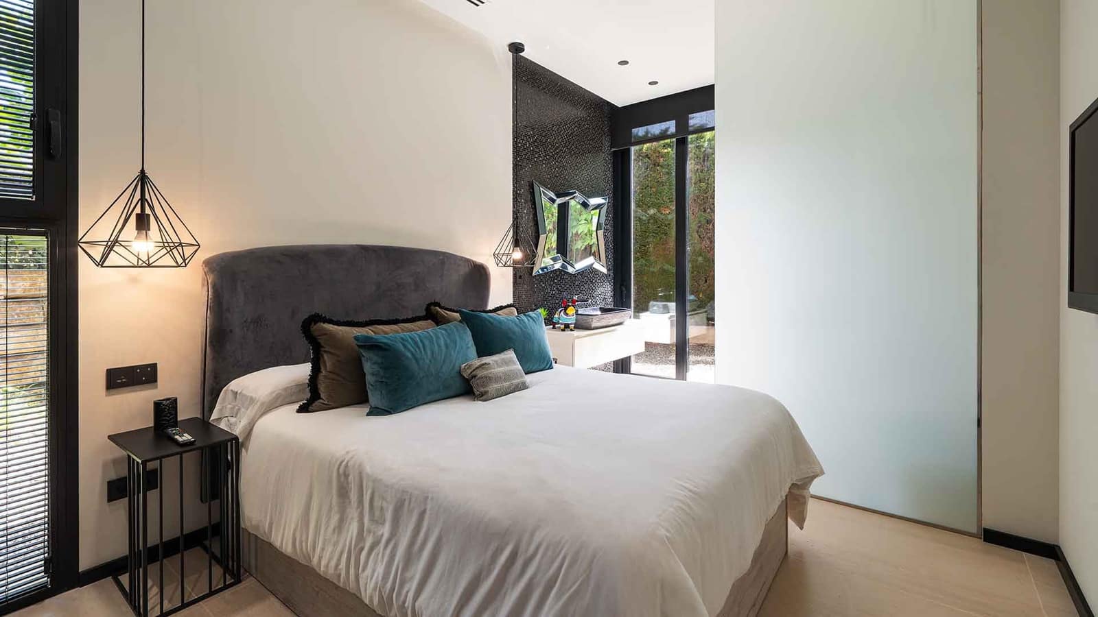 6 Zimmer Villa zu verkaufen in Nueva Andalucia mit Pool Garage - 7.200.000 € (Ref: 7463902)