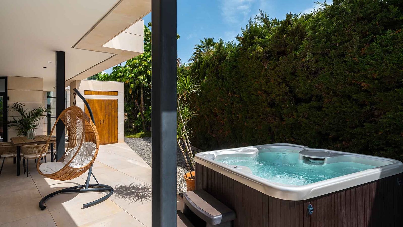6 Zimmer Villa zu verkaufen in Nueva Andalucia mit Pool Garage - 7.200.000 € (Ref: 7463902)