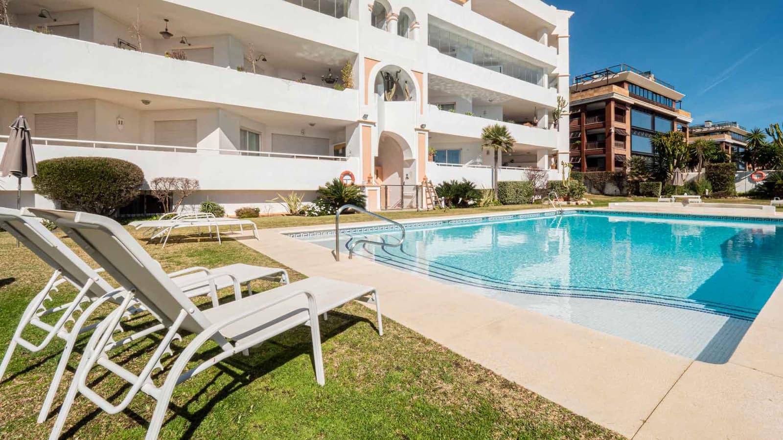 2 chambre Appartement à vendre à Puerto Banus avec piscine - 1 575 000 € (Ref: 7728779)