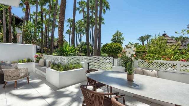 3 soverom Leilighet til salgs i Lomas De Marbella, Marbella med svømmebasseng - € 3 500 000 (Ref: 7748240)