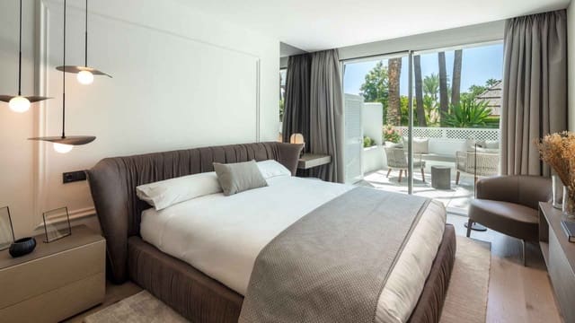 3 soverom Leilighet til salgs i Lomas De Marbella, Marbella med svømmebasseng - € 3 500 000 (Ref: 7748240)