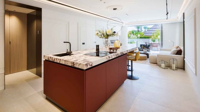 3 soverom Leilighet til salgs i Lomas De Marbella, Marbella med svømmebasseng - € 3 500 000 (Ref: 7748240)