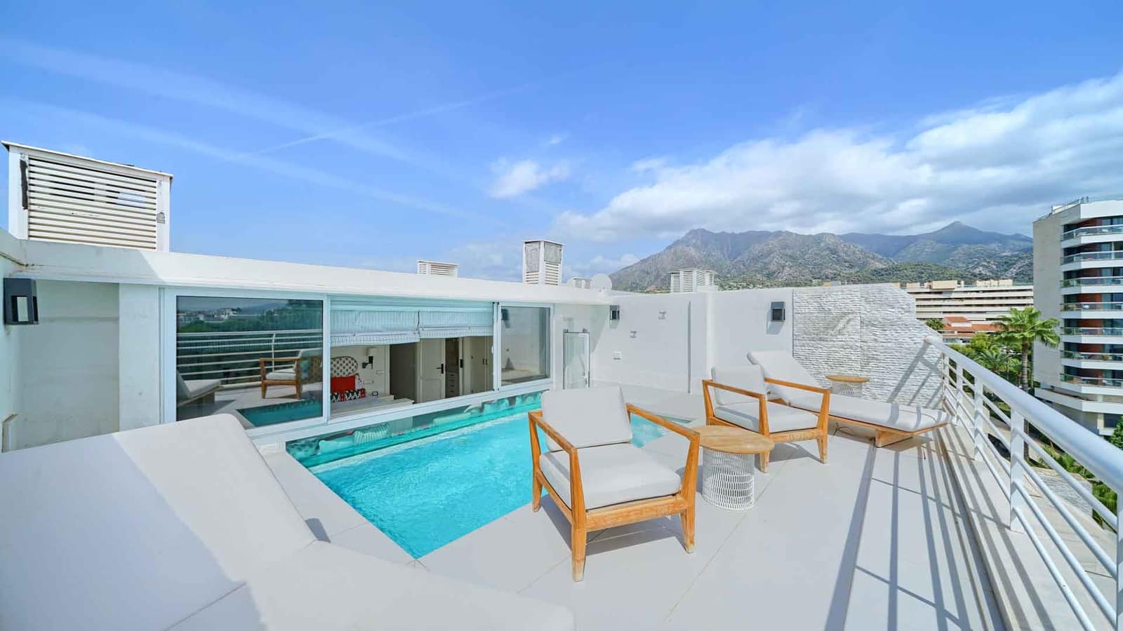 3 soveværelse Penthouse til salg i Golden Mile med swimmingpool - € 3.480.000 (Ref: 7782961)