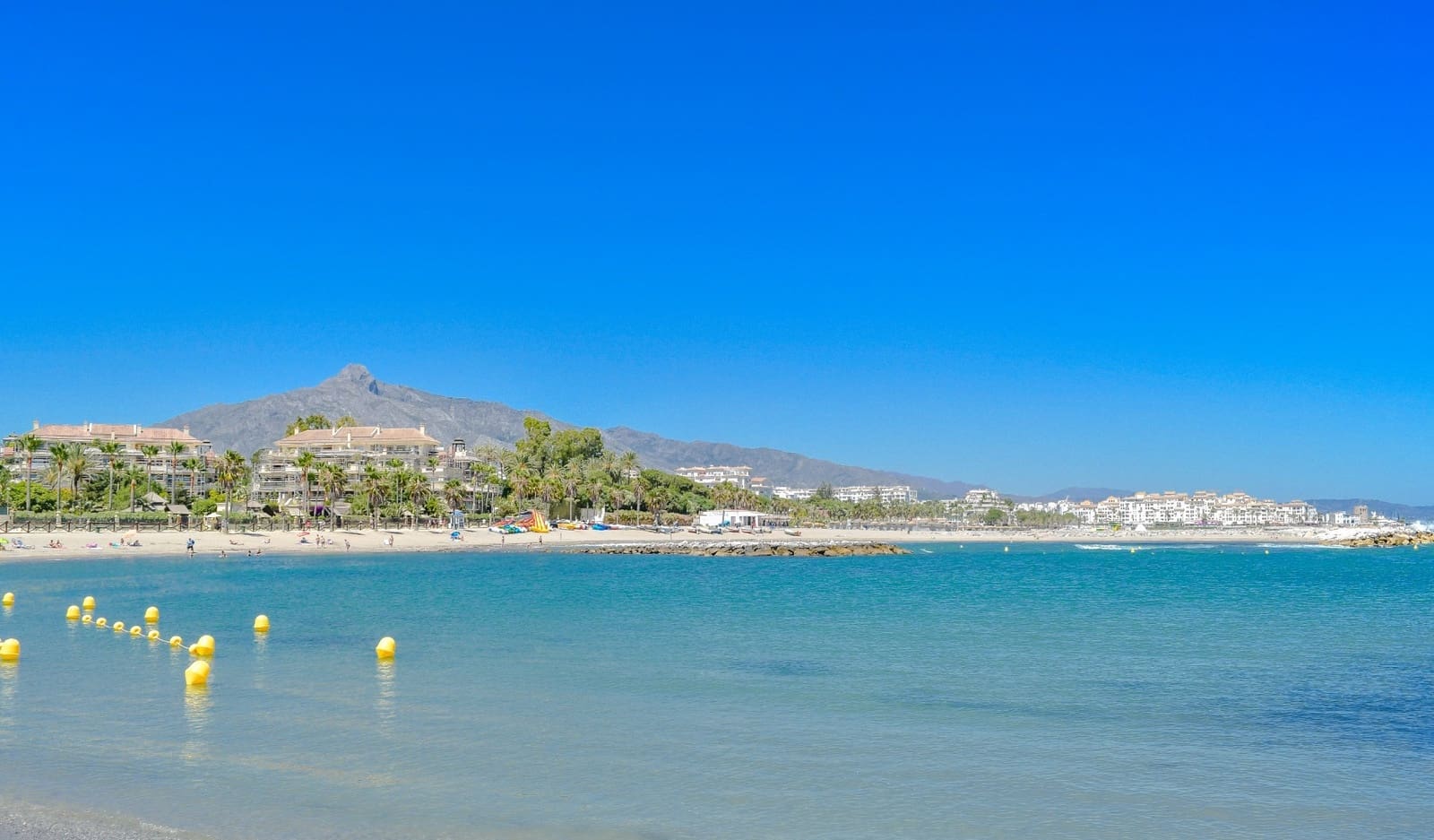 Chalet de 6 habitaciones en Benahavís en venta con piscina - 2.690.000 € (Ref: 7824607)