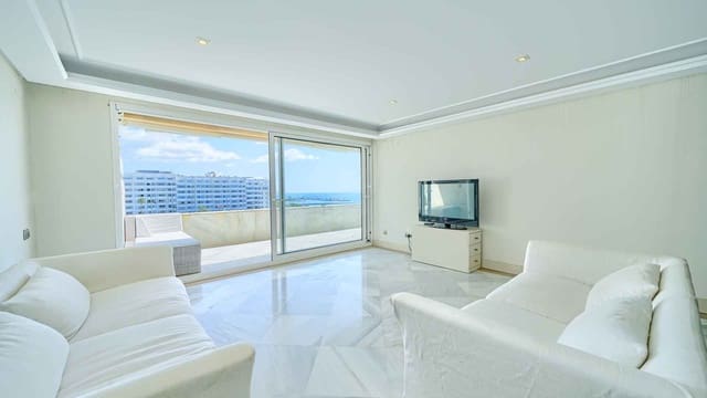 2 quarto Apartamento para venda em Playa Bajadilla - Puertos, Marbella com piscina - 1 600 000 € (Ref: 8165760)