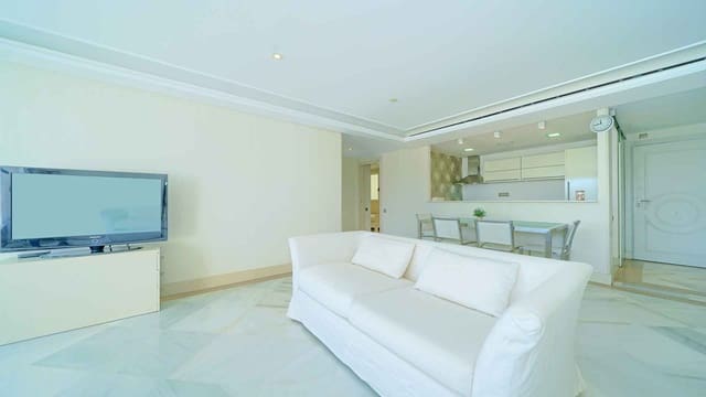 2 quarto Apartamento para venda em Playa Bajadilla - Puertos, Marbella com piscina - 1 600 000 € (Ref: 8165760)