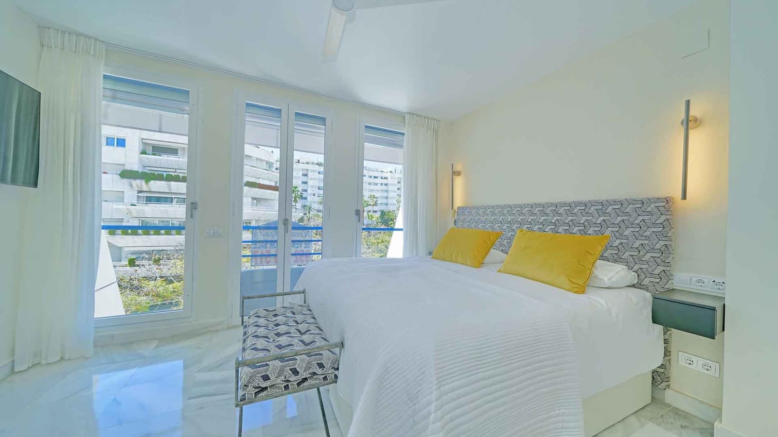 2 Zimmer Apartment zu verkaufen in Marbella mit Pool - 750.000 € (Ref: 8165763)