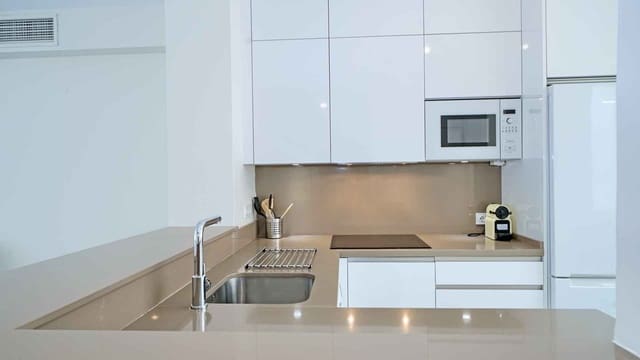 2 Zimmer Apartment zu verkaufen in Playa Bajadilla - Puertos, Marbella mit Pool - 750.000 € (Ref: 8165763)