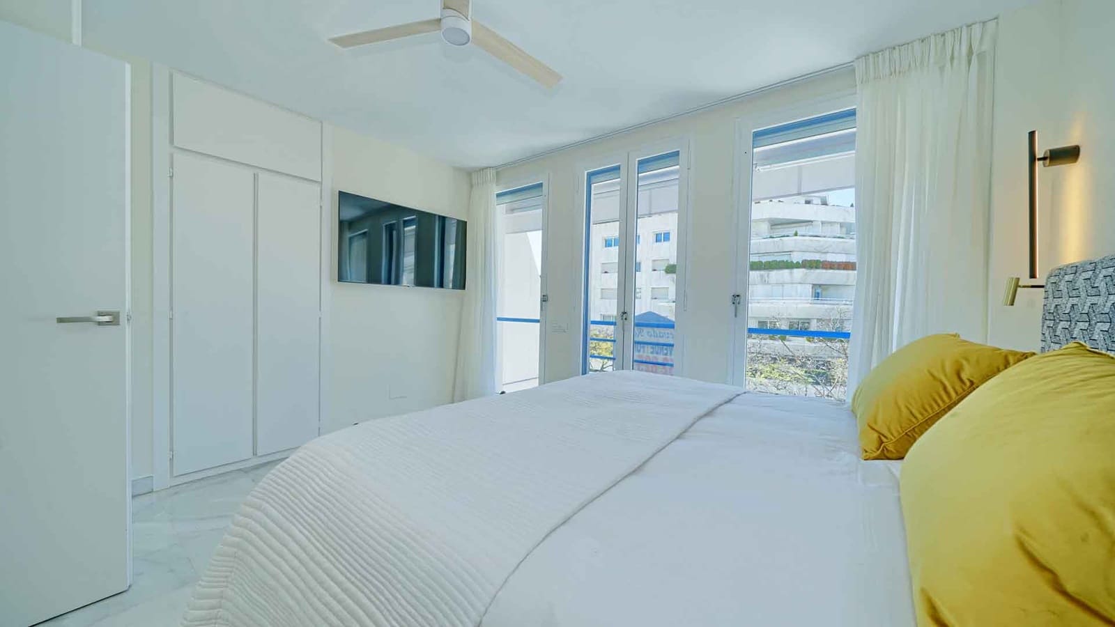 2 Zimmer Apartment zu verkaufen in Marbella mit Pool - 750.000 € (Ref: 8165763)