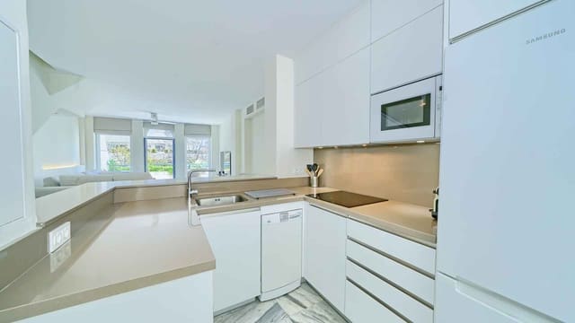 2 Zimmer Apartment zu verkaufen in Playa Bajadilla - Puertos, Marbella mit Pool - 750.000 € (Ref: 8165763)