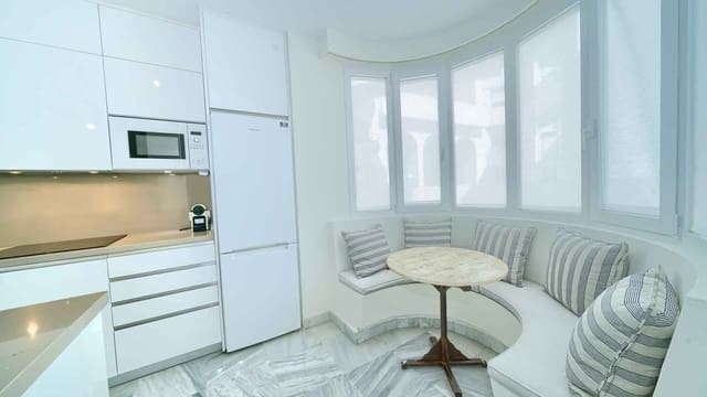 2 Zimmer Apartment zu verkaufen in Playa Bajadilla - Puertos, Marbella mit Pool - 750.000 € (Ref: 8165763)
