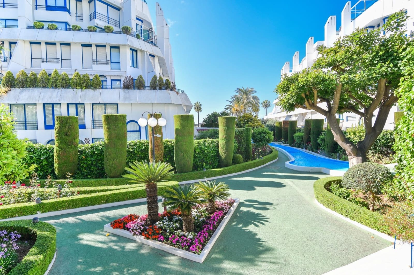 2 Zimmer Apartment zu verkaufen in Marbella mit Pool - 750.000 € (Ref: 8165763)