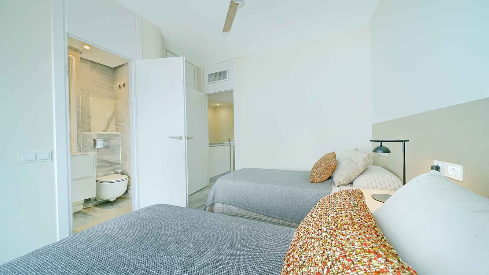 2 Zimmer Apartment zu verkaufen in Marbella mit Pool - 750.000 € (Ref: 8165763)