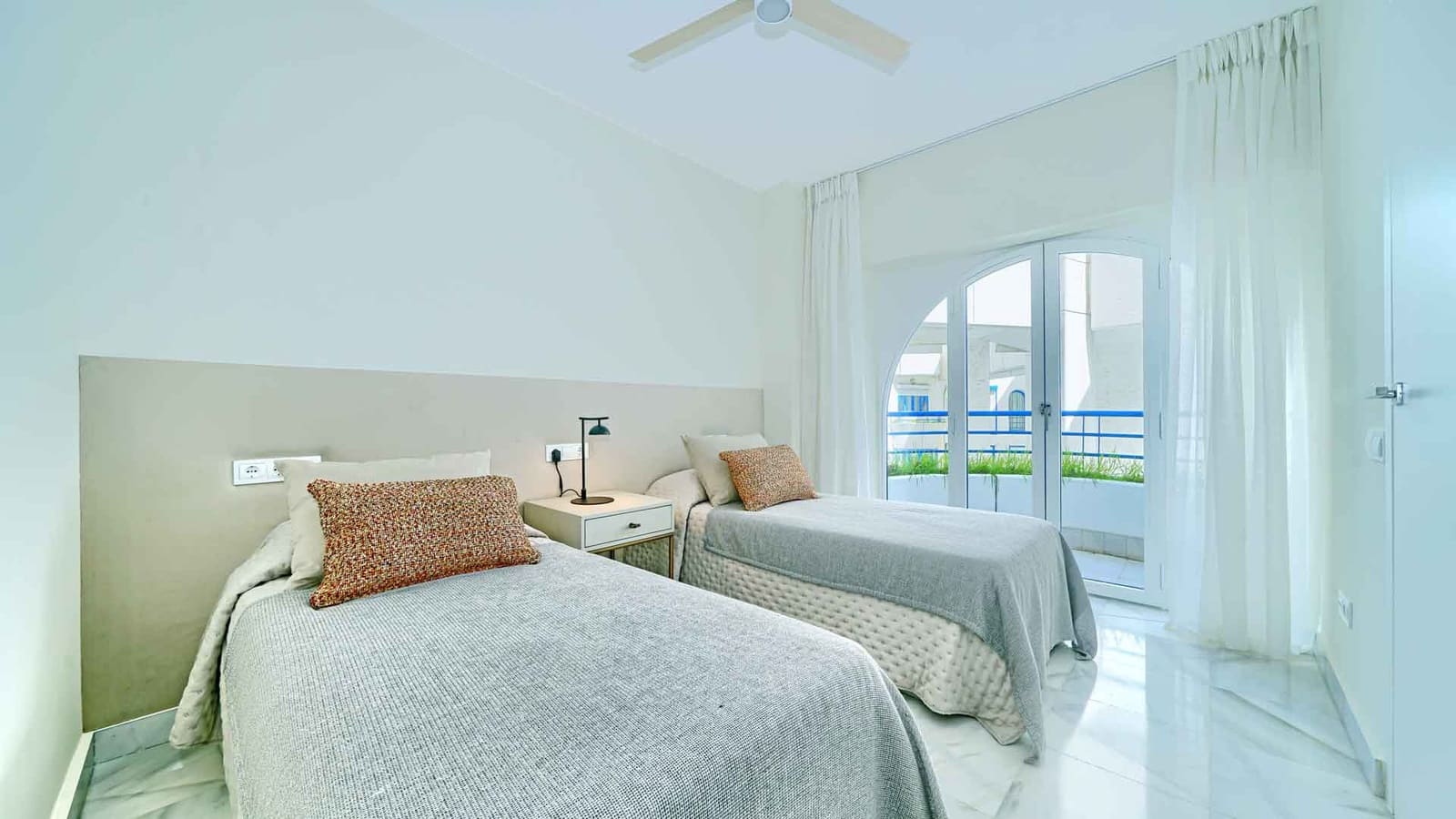2 Zimmer Apartment zu verkaufen in Marbella mit Pool - 750.000 € (Ref: 8165763)