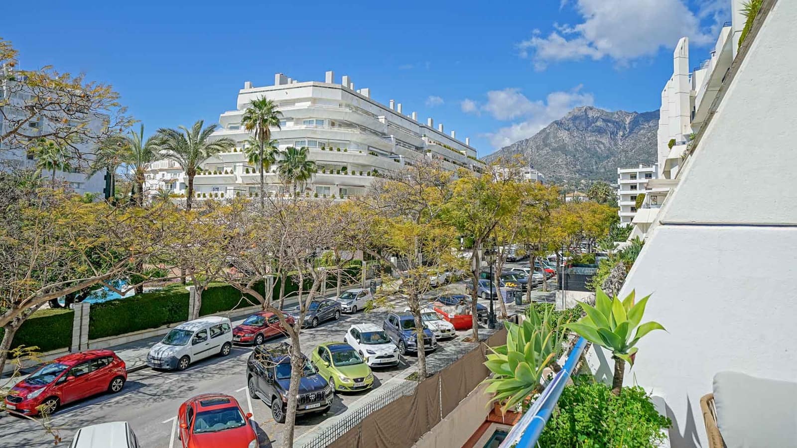 2 Zimmer Apartment zu verkaufen in Marbella mit Pool - 750.000 € (Ref: 8165763)