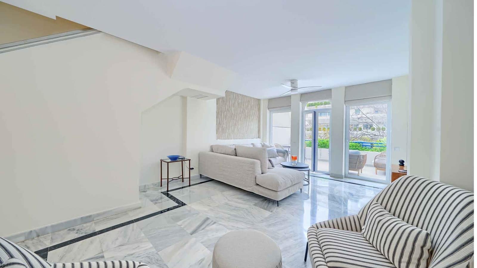 2 Zimmer Apartment zu verkaufen in Marbella mit Pool - 750.000 € (Ref: 8165763)