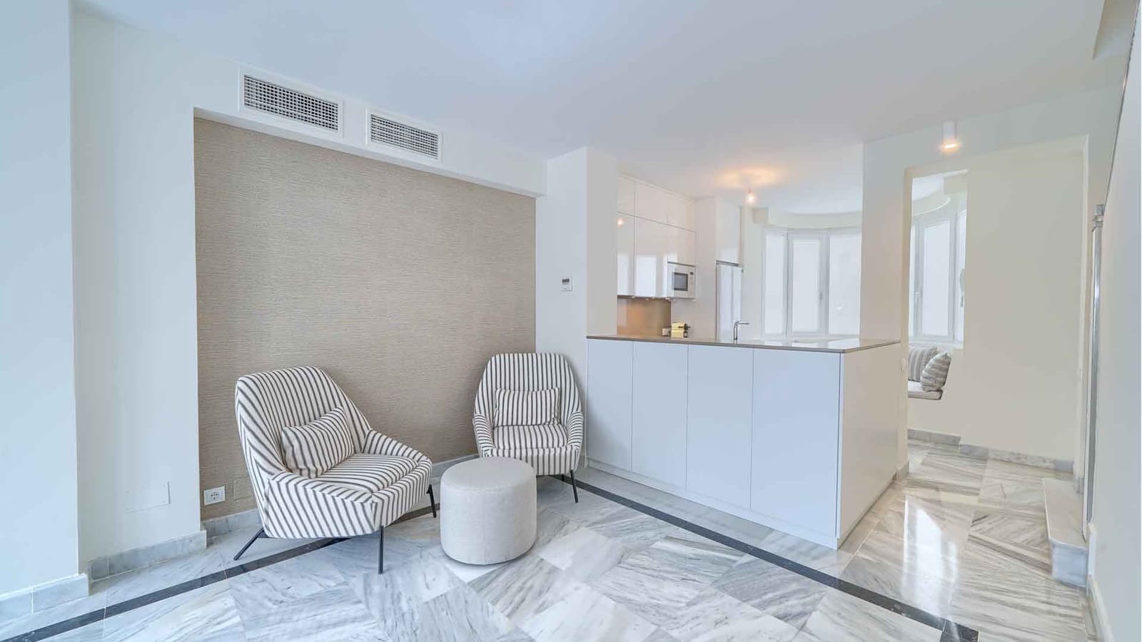 2 Zimmer Apartment zu verkaufen in Marbella mit Pool - 750.000 € (Ref: 8165763)