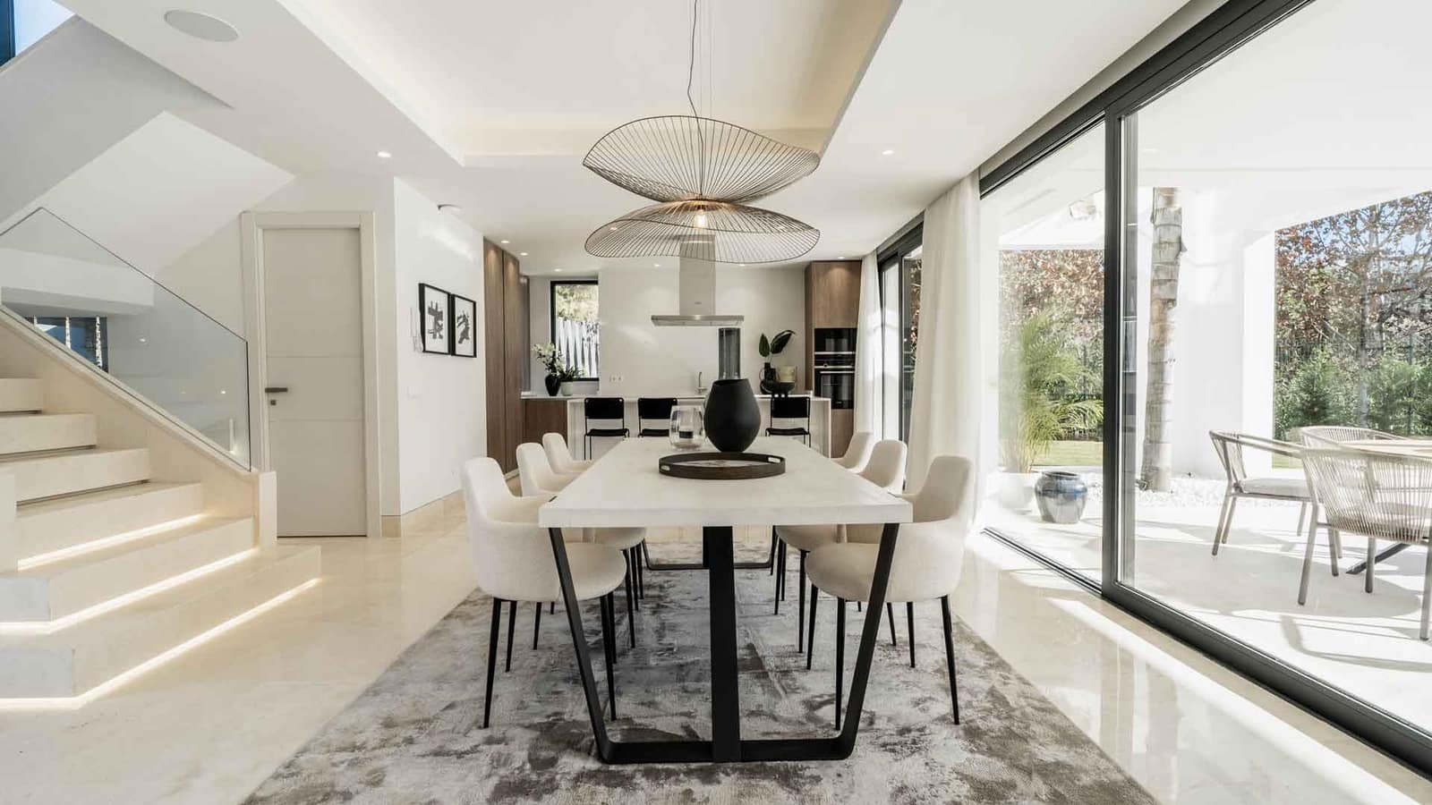 4 soveværelse Villa til salg i Estepona med swimmingpool - € 1.995.000 (Ref: 8201802)