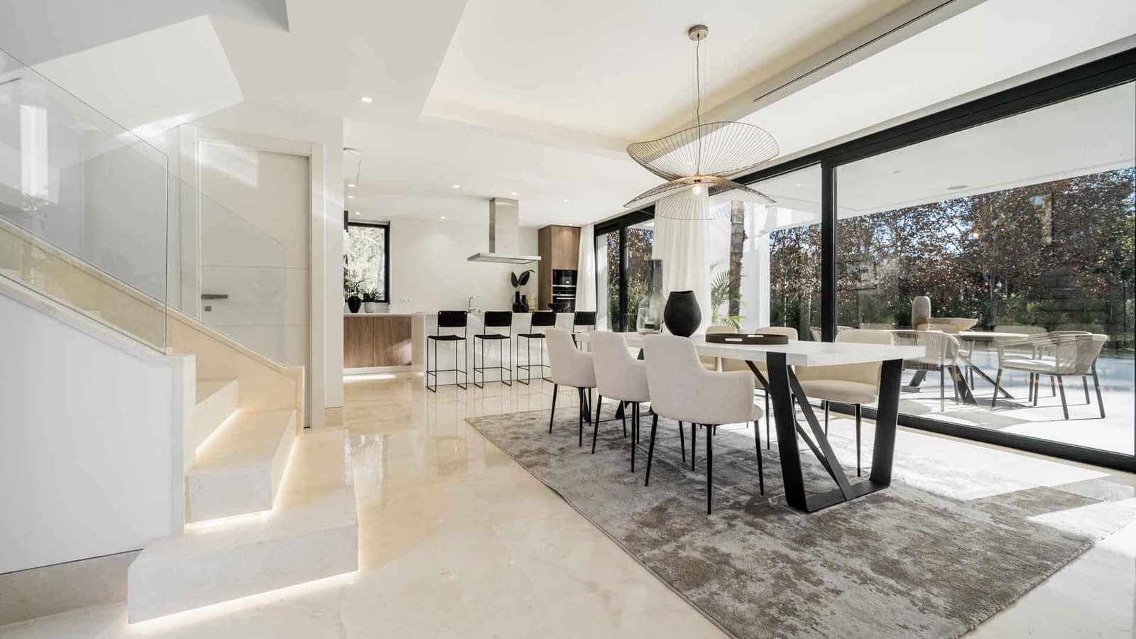 4 soveværelse Villa til salg i Estepona med swimmingpool - € 1.995.000 (Ref: 8201802)