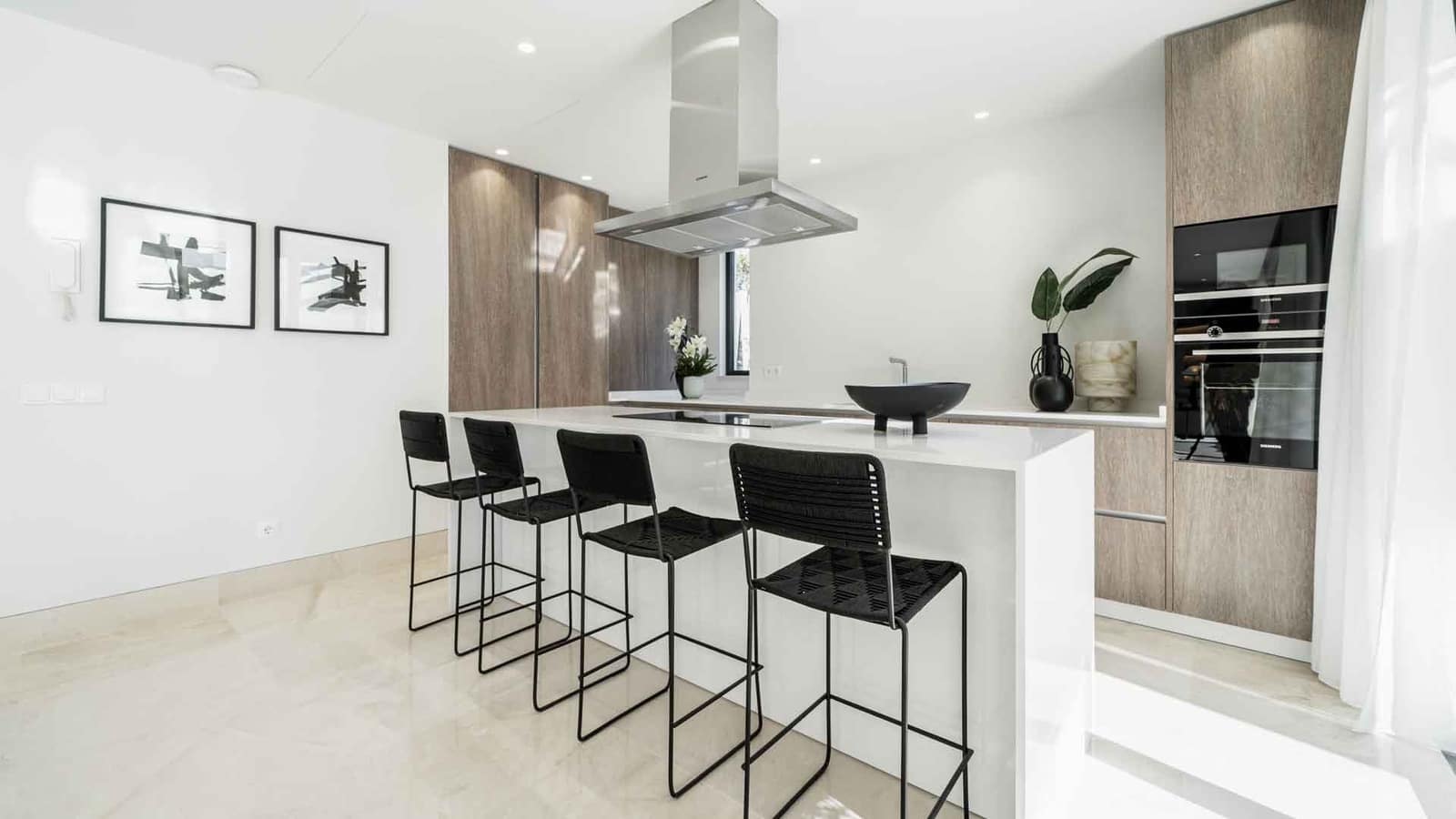 4 soveværelse Villa til salg i Estepona med swimmingpool - € 1.995.000 (Ref: 8201802)