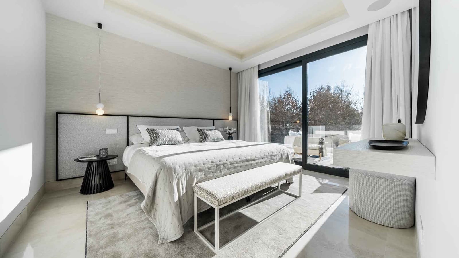 4 soveværelse Villa til salg i Estepona med swimmingpool - € 1.995.000 (Ref: 8201802)