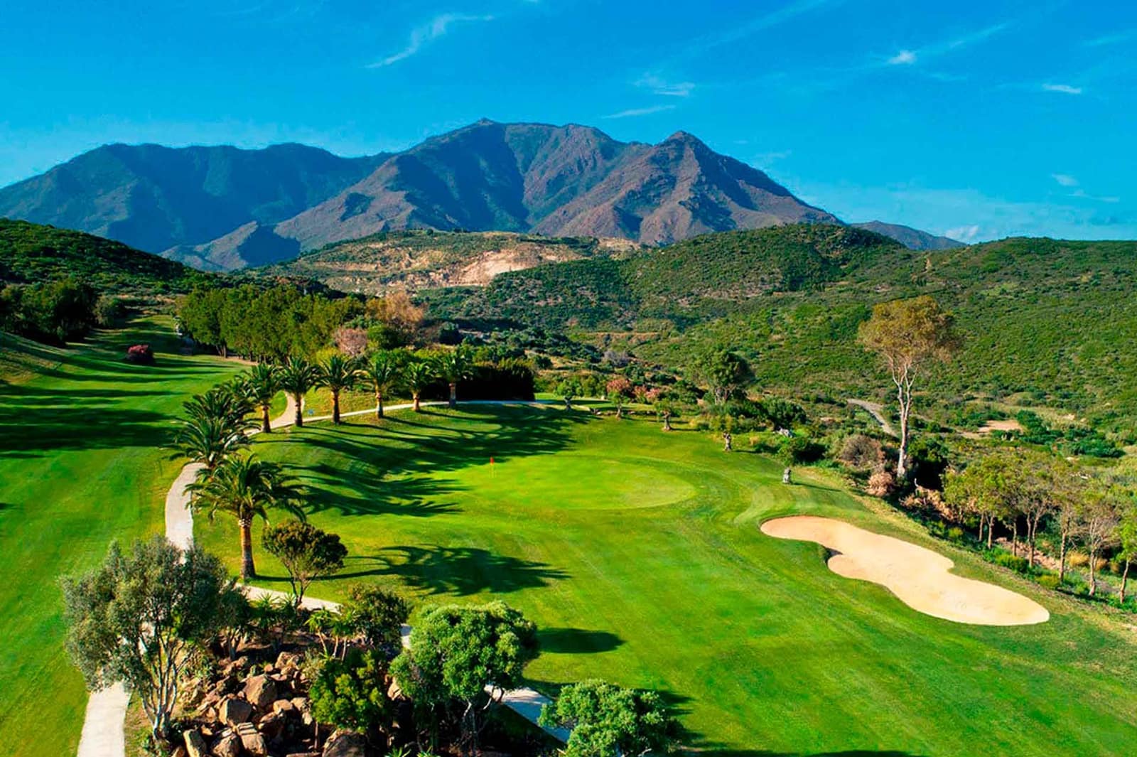 4 soveværelse Villa til salg i Estepona med swimmingpool - € 1.995.000 (Ref: 8201802)