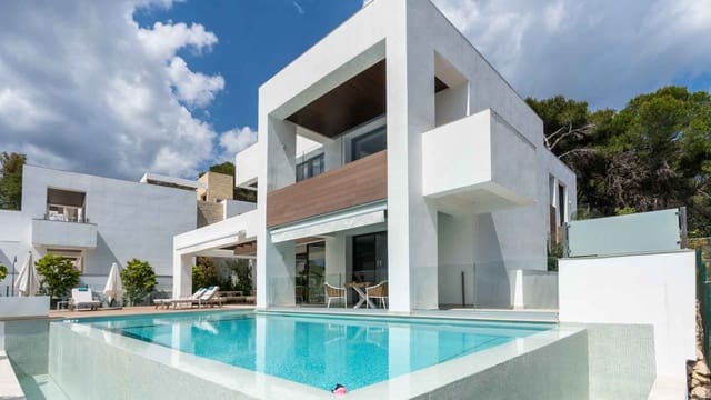 Chalet de 4 habitaciones en La Merced, Marbella en venta con piscina - 4.250.000 € (Ref: 8245038)