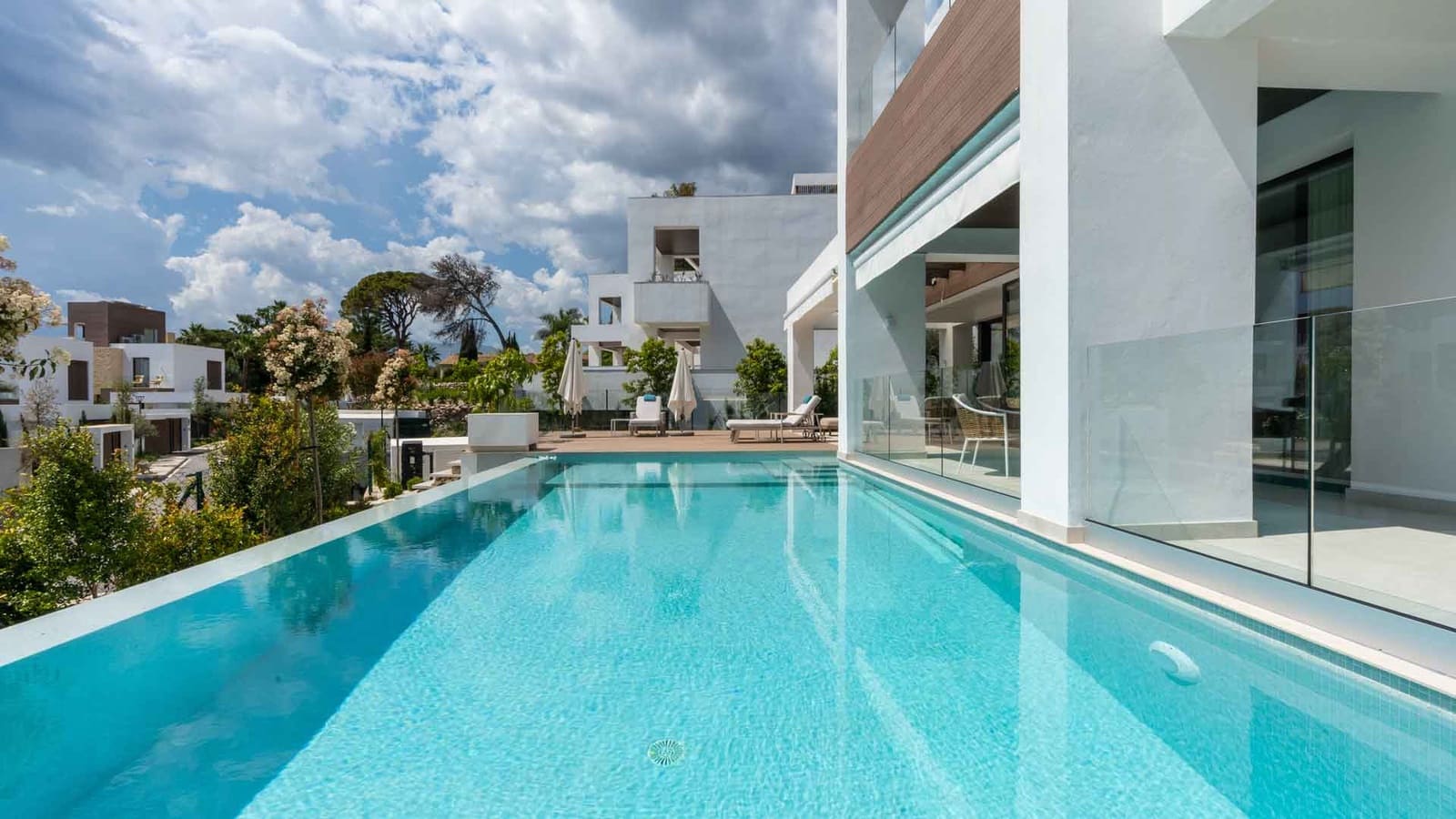 4 quarto Moradia para venda em Marbella com piscina - 4 250 000 € (Ref: 8245038)