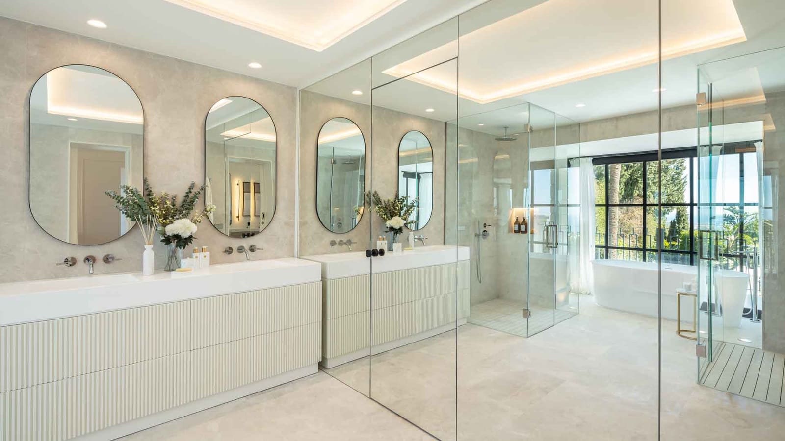 6 sypialnia Willa na sprzedaż w Golden Mile z basenem - 14 500 000 € (Ref: 8250221)