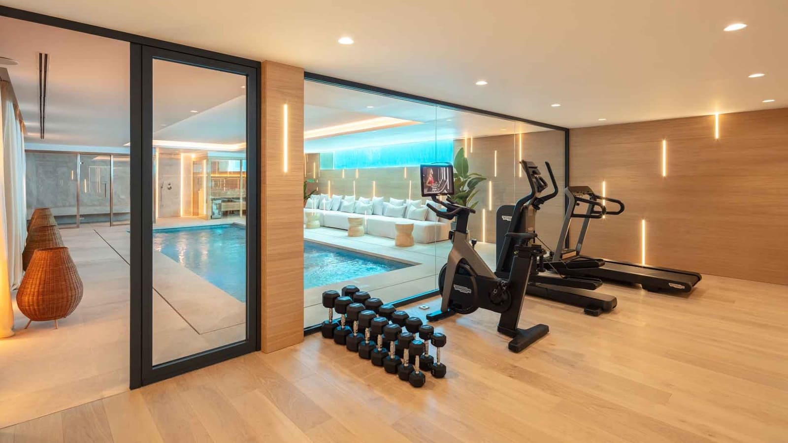 6 sypialnia Willa na sprzedaż w Golden Mile z basenem - 14 500 000 € (Ref: 8250221)