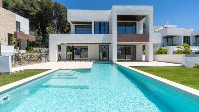 4 slaapkamer Villa te koop in La Merced, Marbella met zwembad - € 4.200.000 (Ref: 8331474)