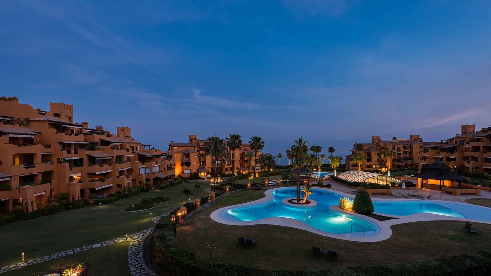 3 soverom Leilighet til salgs i Estepona med svømmebasseng - € 2 395 000 (Ref: 8342980)