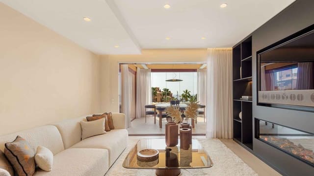 3 soveværelse Lejlighed til salg i Centro, Estepona med swimmingpool - € 2.395.000 (Ref: 8342980)