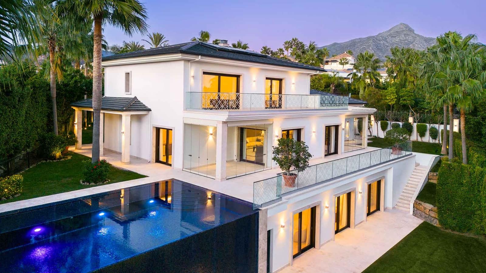 5 soveværelse Villa til salg i Nueva Andalucia med swimmingpool - € 7.500.000 (Ref: 8363029)