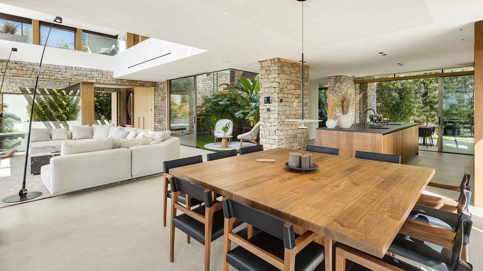 5 soveværelse Villa til salg i Nueva Andalucia med swimmingpool - € 6.950.000 (Ref: 8365836)