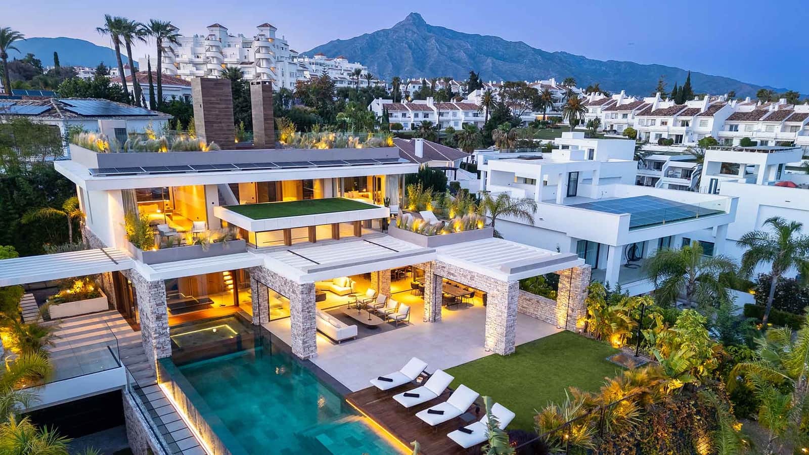 5 soveværelse Villa til salg i Nueva Andalucia med swimmingpool - € 6.950.000 (Ref: 8365836)