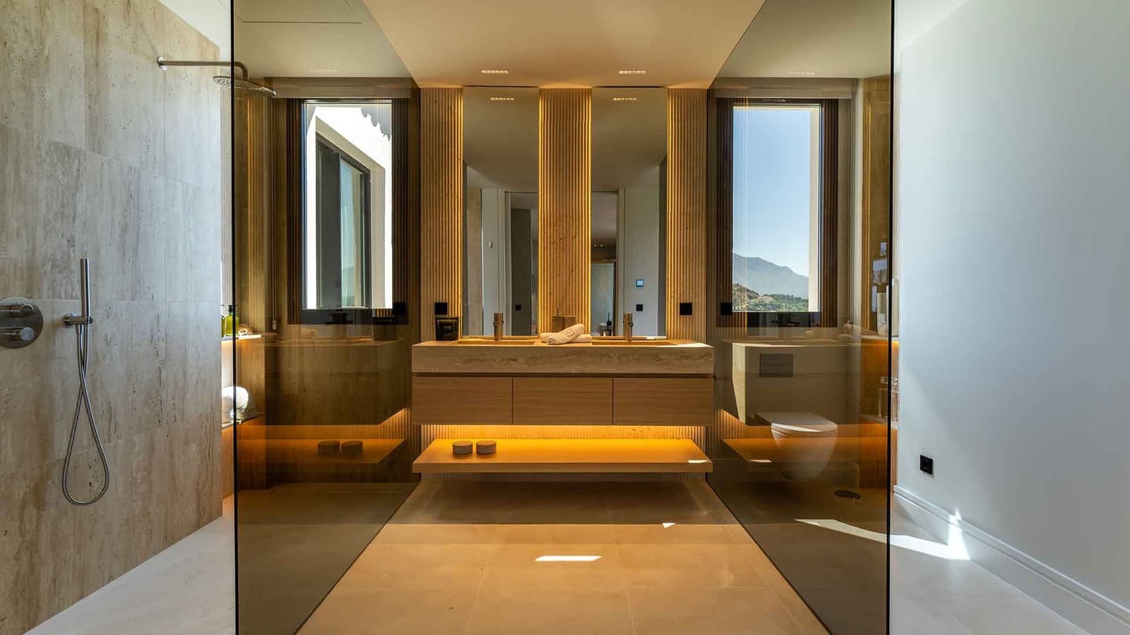 8 soverom Villa til salgs i Benahavis med svømmebasseng - € 10 900 000 (Ref: 8389260)