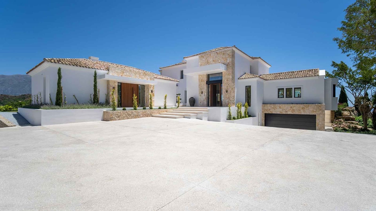 8 soverom Villa til salgs i Benahavis med svømmebasseng - € 10 900 000 (Ref: 8389260)