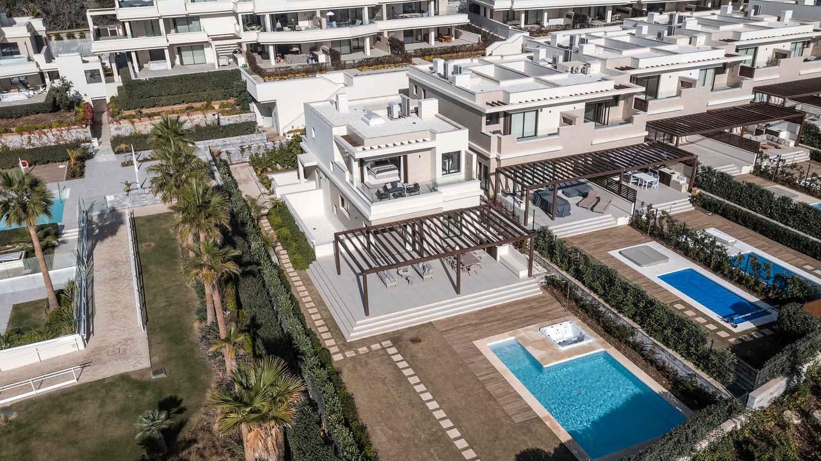 4 soveværelse Villa til salg i Estepona med swimmingpool - € 4.500.000 (Ref: 8417858)