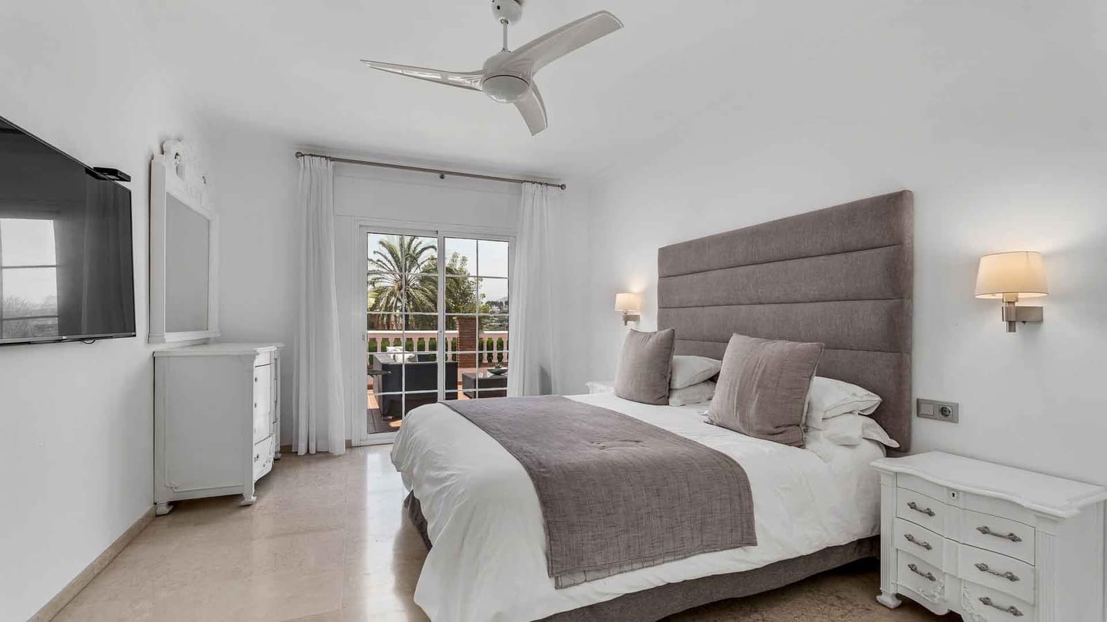 5 soveværelse Villa til salg i Atalaya de Rio Verde med swimmingpool - € 2.700.000 (Ref: 8463869)