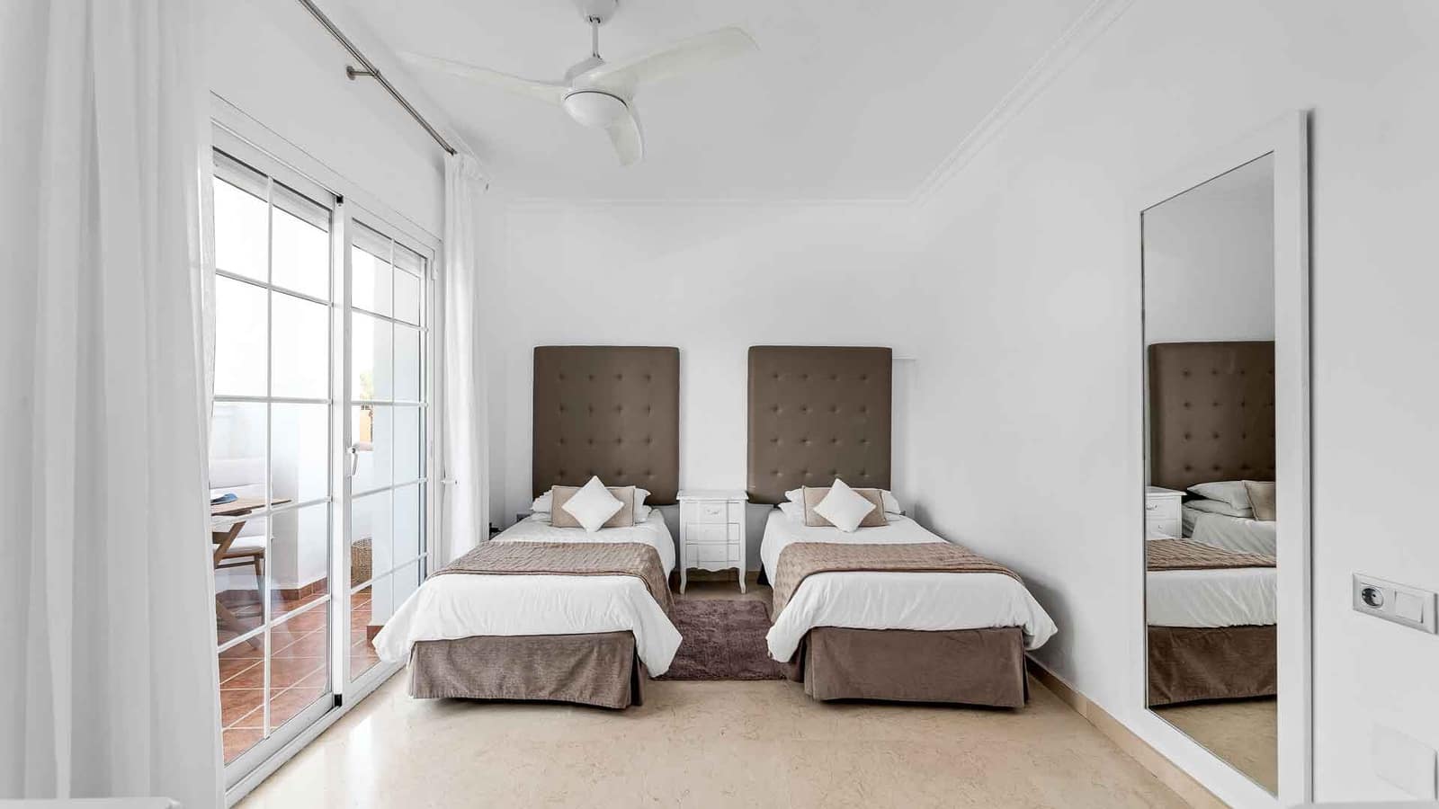 5 soveværelse Villa til salg i Atalaya de Rio Verde med swimmingpool - € 2.700.000 (Ref: 8463869)