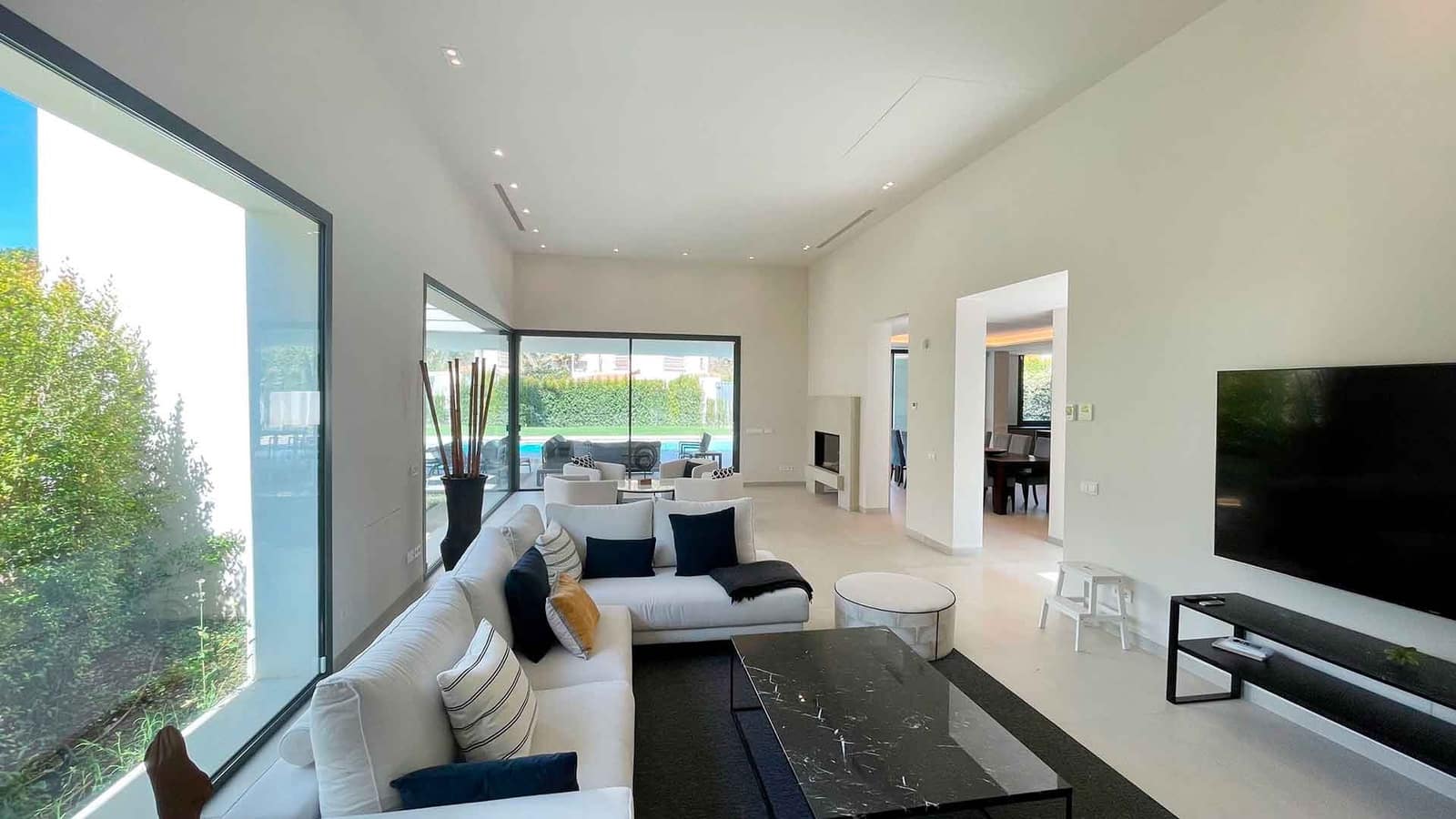 5 bedroom Villa for sale in Golden Mile with pool - € 4,650,000 (Ref: 8482086)