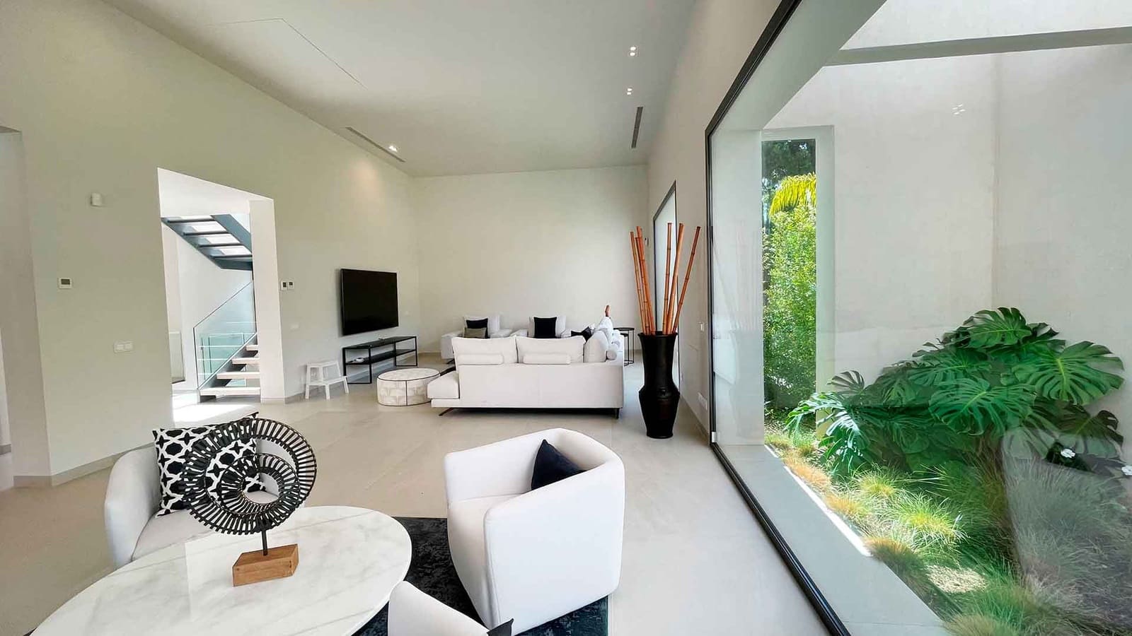 5 bedroom Villa for sale in Golden Mile with pool - € 4,650,000 (Ref: 8482086)