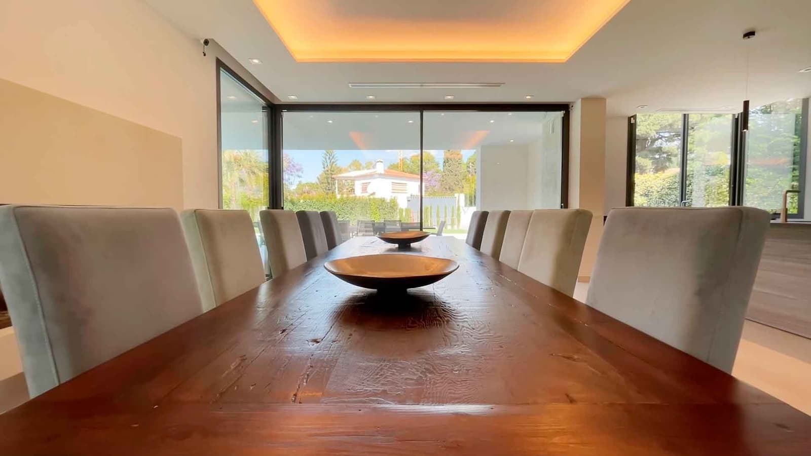 5 bedroom Villa for sale in Golden Mile with pool - € 4,650,000 (Ref: 8482086)