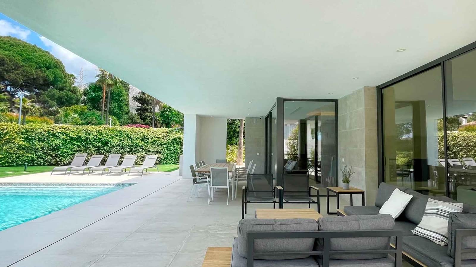 5 bedroom Villa for sale in Golden Mile with pool - € 4,650,000 (Ref: 8482086)